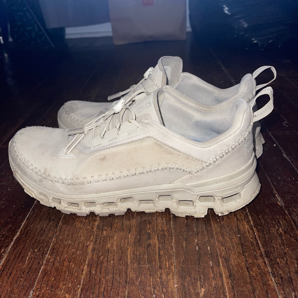 On Running Men's Cream/Off-White Performance Sneakers - Picture 5 of 8